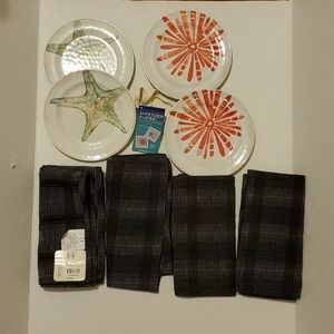 NWT: Plate and Napkin Bundle